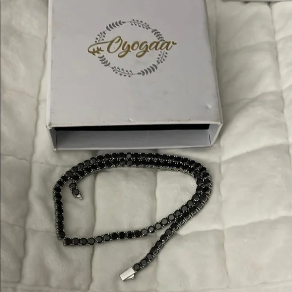 Oyogaa Black Necklace - Picture 1 of 1